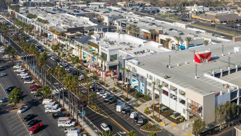 Lifestyle Center Commercial Retail Real Estate