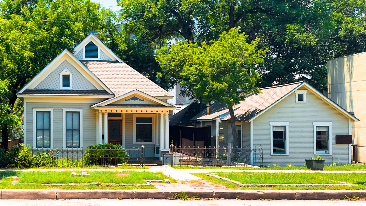 San Antonio homes with maintained roofs highlighting top roofing companies for 2026 repair and replacement.