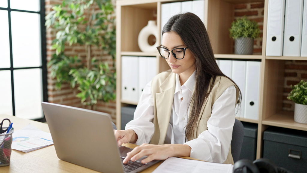 Landlord publishing personal injury content reviews communications best practices to reduce liability and protect tenants.