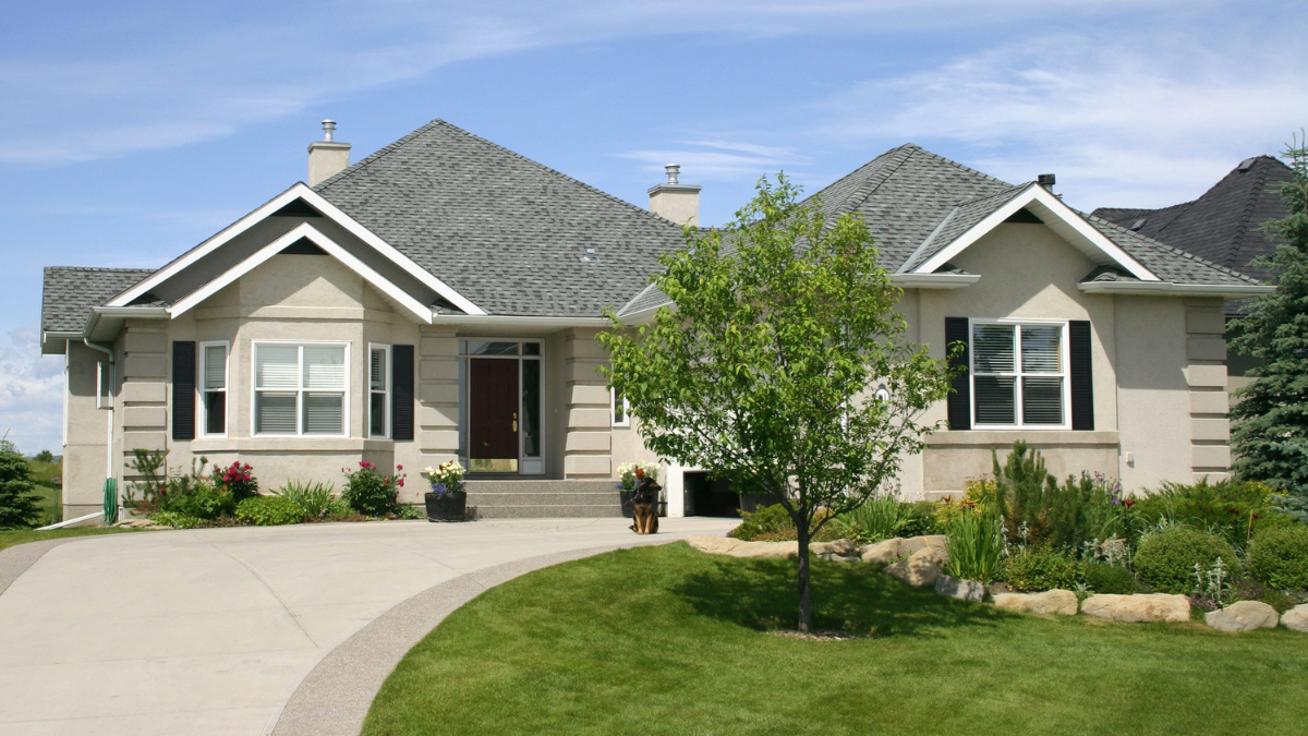Suburban home exterior represents expired listing opportunities for agents seeking fresh real estate prospects today.