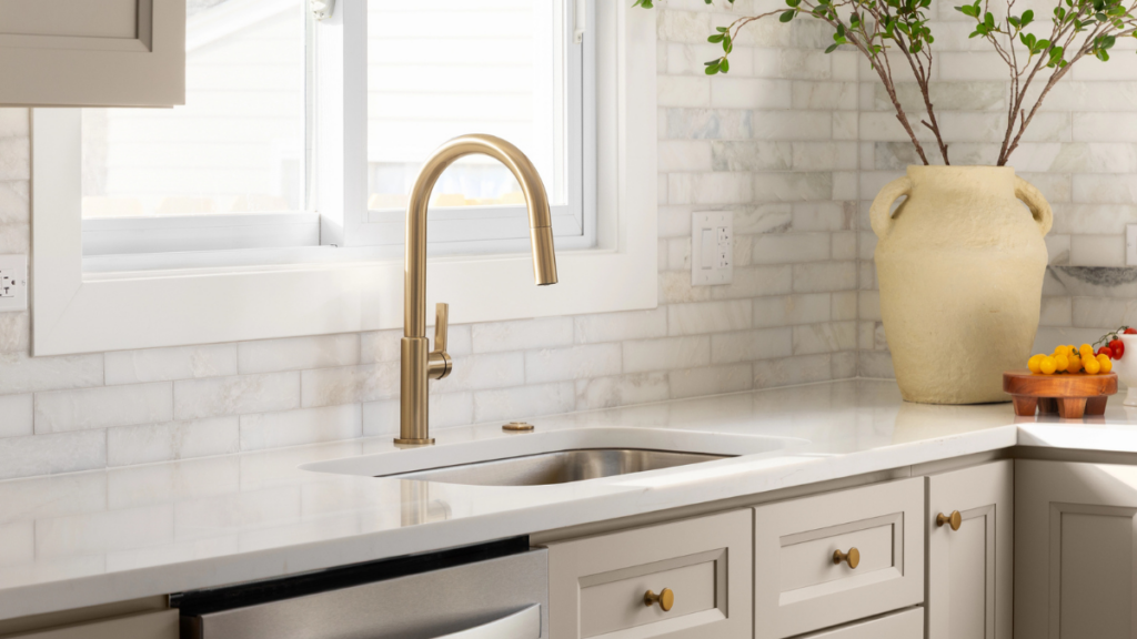 Water-saving kitchen faucet helps homeowners reduce indoor usage, lower bills, and conserve daily resources.