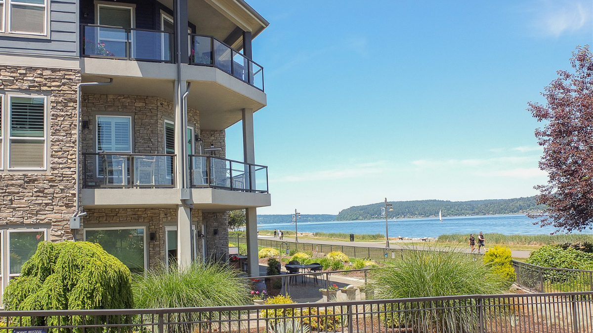 Washington waterfront apartments highlight Yakima to Richland relocation options for renters planning a regional move.